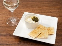 白ワインとしゃくしなクリームチーズのペアリングイメージ