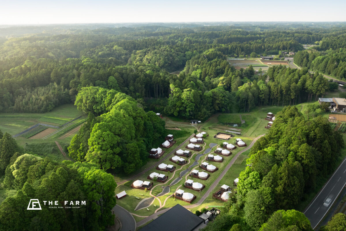 農園リゾートTHE FARMのグランピングエリアを上空から写した施設写真